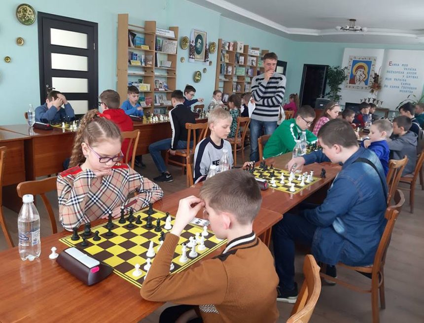 Дитячий фестиваль у Борщеві Дитячий фестиваль у Борщеві