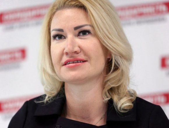Скандальну чиновницю Наталю Баласинович виключили зі списку “Європейської солідарності” Скандальну чиновницю Наталю Баласинович виключили зі списку “Європейської солідарності”