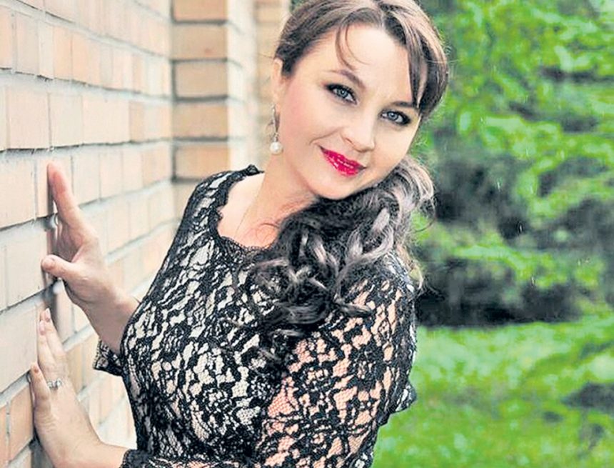 Щаслива мить, де і радість, і сльоза Щаслива мить, де і радість, і сльоза