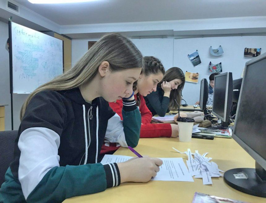 Ступаючи на журналістський шлях… Ступаючи на журналістський шлях…