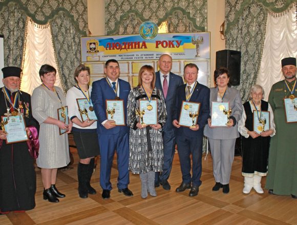 Ушанування лауреатів конкурсу «Людина року-2020». Такого Збаразький замок ще не бачив Ушанування лауреатів конкурсу «Людина року-2020». Такого Збаразький замок ще не бачив
