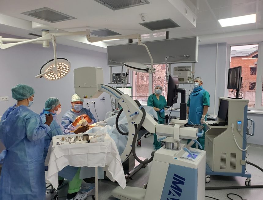 Репортаж із операційної. У володіннях цариці медицини Репортаж із операційної. У володіннях цариці медицини