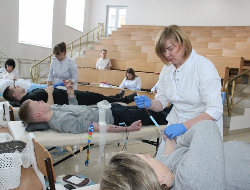 «Здати кров сьогодні — врятувати чиєсь життя завтра»