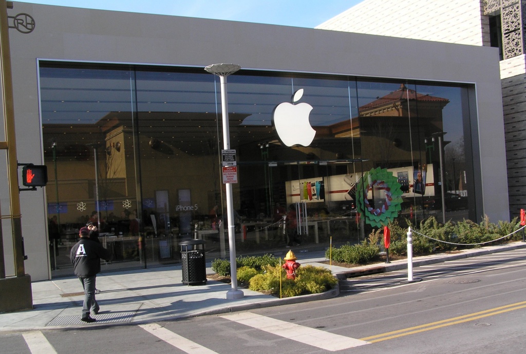 Обсяг продажів Apple впав уперше за 13 років