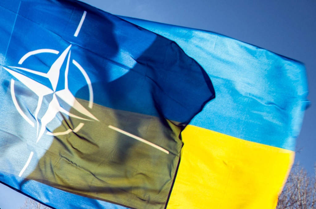 Довгий шлях України до НАТО